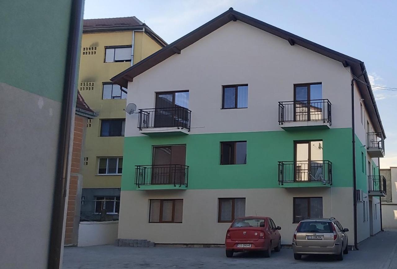 Studio Elisa Apartman Karánsebes Kültér fotó